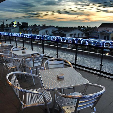 Aston Ketapang City Hotel Екстериор снимка
