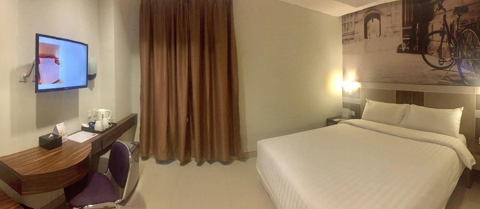 Aston Ketapang City Hotel Екстериор снимка