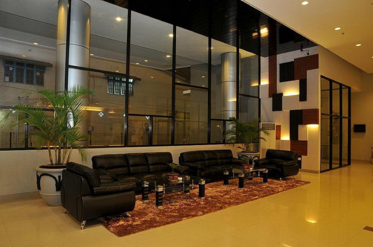 Aston Ketapang City Hotel Екстериор снимка