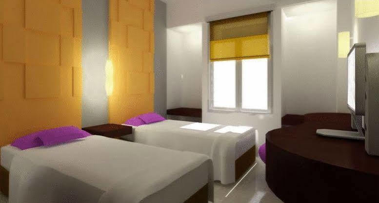 Aston Ketapang City Hotel Екстериор снимка